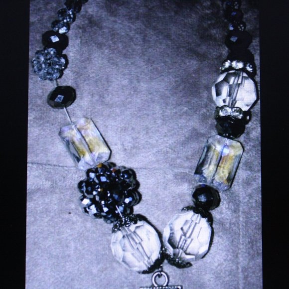 Vintage Chunky Cross & Swarovski Crystal Beaded Necklace - Picture 6 of 9